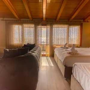 欢呼灯塔酒店 旅馆
